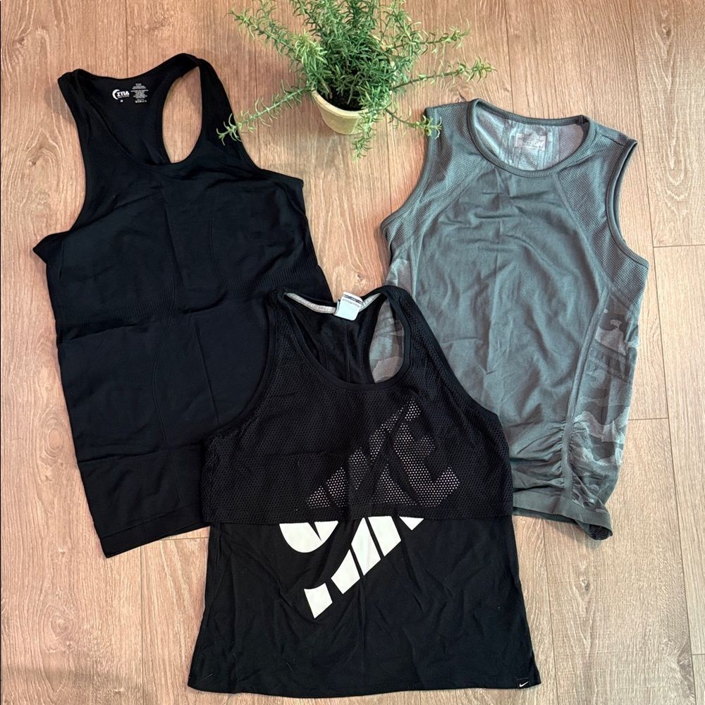 ((3 PIECE)) WORKOUT TANK BUNDLE SIZE MEDIUM ZYIA NIKE ATHLETA NEUTRAL BUNDLE